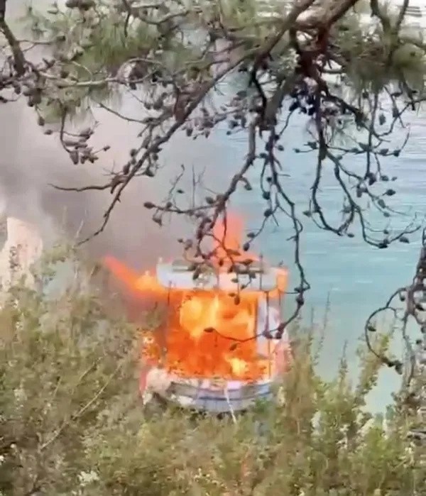 Flört uygulamasında hayatının şokunu yaşadı! Ceren sandı, Bülent çıktı